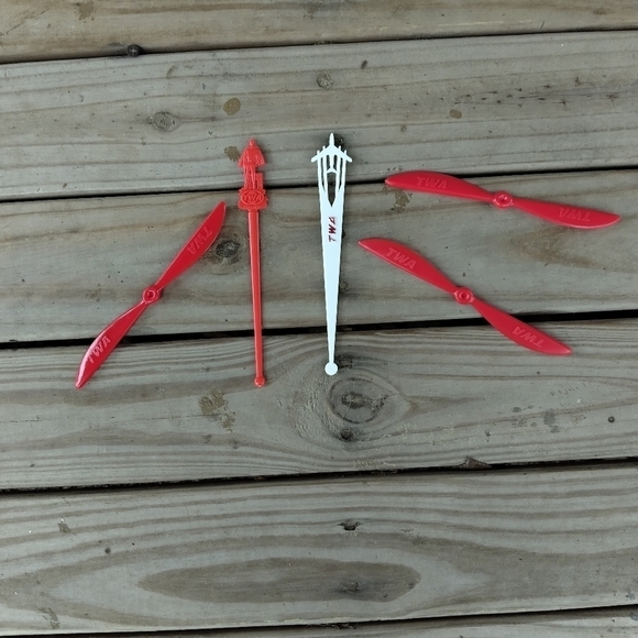 5 Vintage TWA Airlines Drink Stirrers Sizzle Sticks Airplane Propeller Barware - Picture 1 of 4